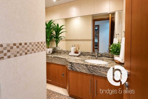 Apartamento en Jumeirah Lake Towers, Dubai, 2 dormitorios, 152 m², № 141866 - foto 17