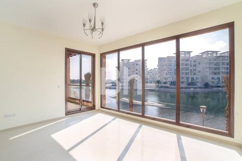 Снять в аренду таунхаус в Jumeirah Islands, Дубай: 4 спальни, 337м², № 23012 - фото 8