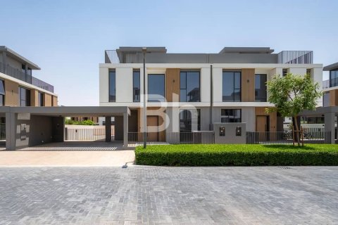 Townhouse in Arabian Ranches 3, Dubai 4 bedrooms, 287 sq.m. № 23013 - photo 1