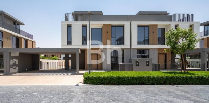 Townhouse in Arabian Ranches 3, Dubai 4 bedrooms, 287 sq.m. № 23013