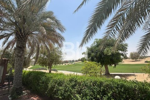 Villa in Dubai Sports City, Dubai 5 bedrooms, 883 sq.m. № 23016 - photo 2