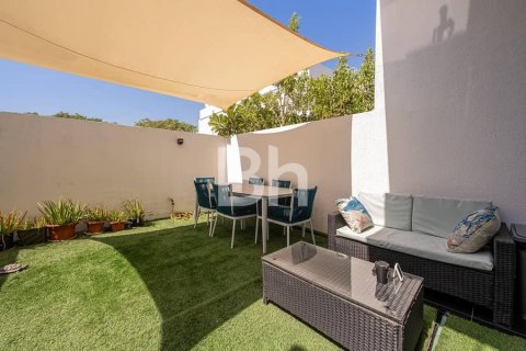 Townhouse in Jumeirah Village Triangle, Dubai 2 bedrooms, 127 sq.m. № 21038 - photo 15