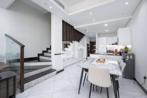 Townhouse in Jumeirah Village Triangle, Dubai 2 bedrooms, 127 sq.m. № 21038 - photo 1