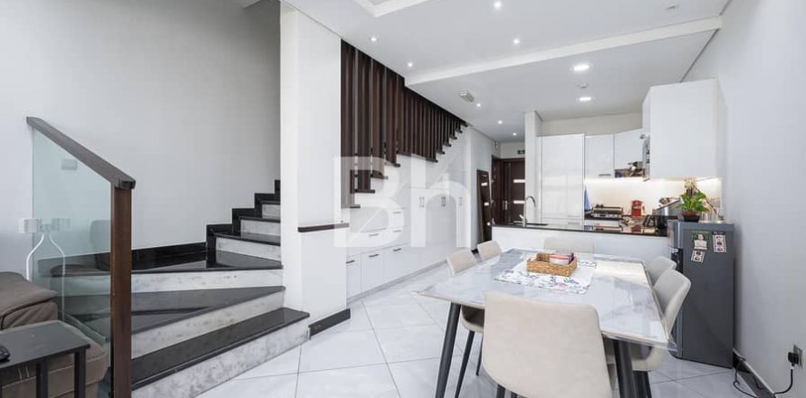 Townhouse in Jumeirah Village Triangle, Dubai 2 bedrooms, 127 sq.m. № 21038