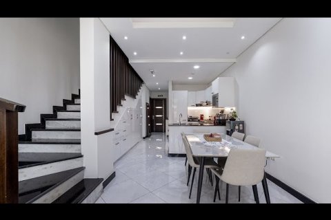 Townhouse in Jumeirah Village Triangle, Dubai 2 bedrooms, 127 sq.m. № 21038 - photo 17
