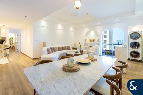 Apartment in Bahar, Jumeirah Beach Residence, Dubai 3 bedrooms, 202 sq.m. № 75329 - photo 2