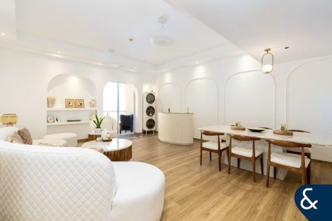 Apartment in Bahar, Jumeirah Beach Residence, Dubai 3 bedrooms, 202 sq.m. № 75329 - photo 4