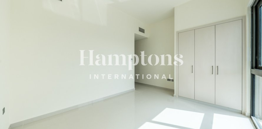 Villa à Dubai, 3 chambres, 174.843 m², № 77404