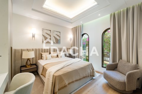 Villa en Jumeirah Islands, Dubai, 4 dormitorios, 550 m², № 105240 - foto 18