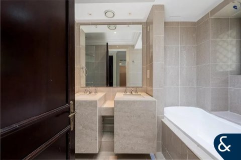 Apartment in Downtown Dubai (Downtown Burj Dubai), Dubai 2 bedrooms, 130 sq.m. № 75499 - photo 7