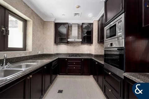 Apartment in Downtown Dubai (Downtown Burj Dubai), Dubai 2 bedrooms, 130 sq.m. № 75499 - photo 6