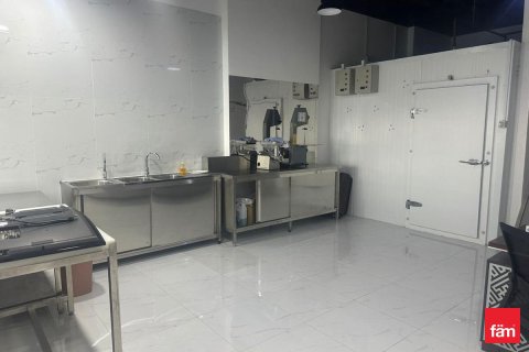 Shop in International City, Dubai 86.2 sq.m. № 71839 - photo 2