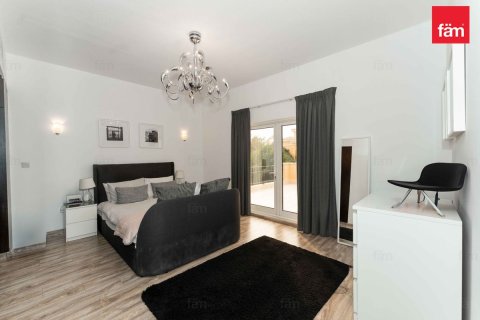 Villa in Dubai 5 bedrooms, 593.9 sq.m. № 83517 - photo 11