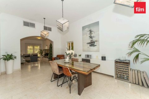 Villa in Dubai 5 bedrooms, 593.9 sq.m. № 83517 - photo 5