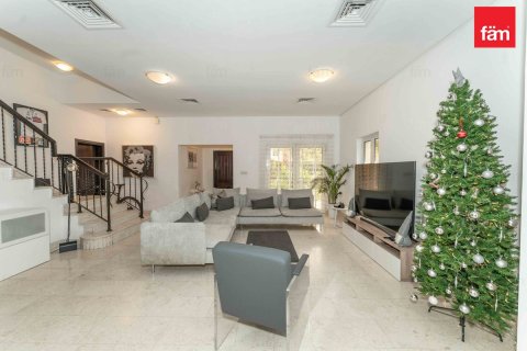 Villa in Dubai 5 bedrooms, 593.9 sq.m. № 83517 - photo 2