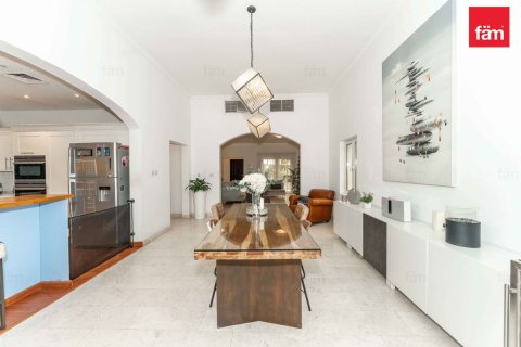 Villa in Dubai 5 bedrooms, 593.9 sq.m. № 83517 - photo 4