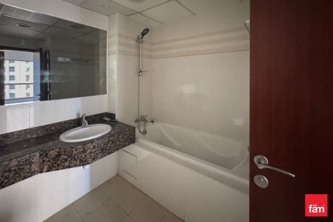Снять в аренду квартиру в Дубае: 2 спальни, 120.6м², № 90241 - фото 9