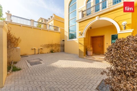 Villa en Dubai, 4 dormitorios, 542.7 m², № 90242 - foto 27