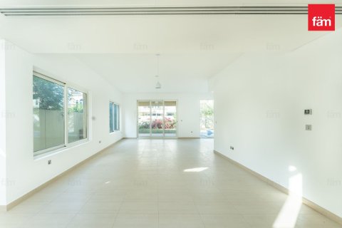 Villa en Dubai, 4 dormitorios, 542.7 m², № 90242 - foto 6