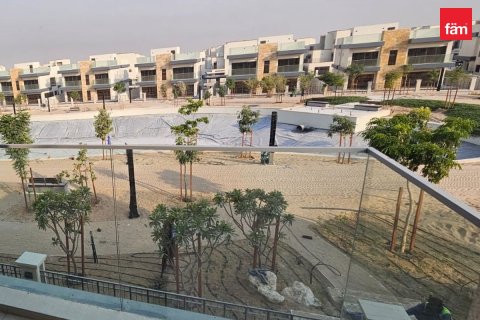 Villa à Dubai, 7 chambres, 439.9 m², № 118852 - photo 2