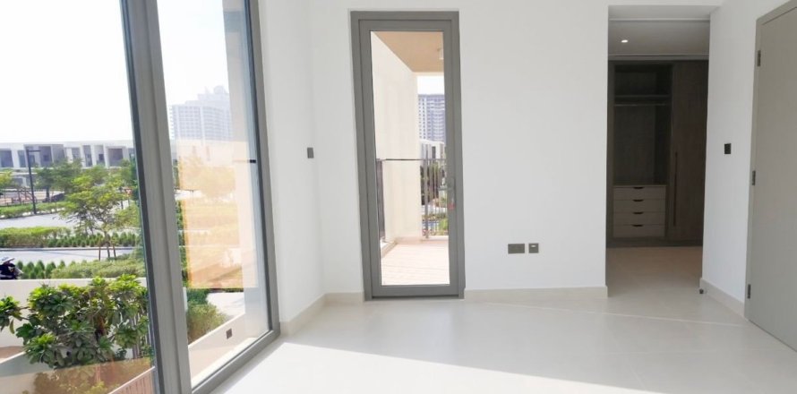Вилла в Tilal Al Ghaf, Дубай, 4 спальни, 243.6м², № 118855