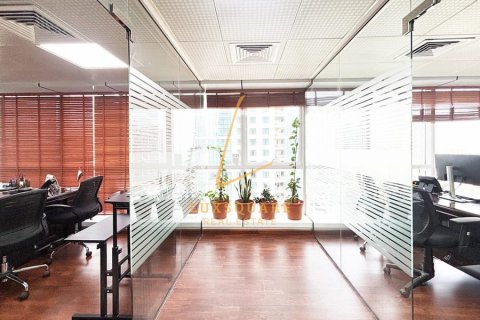 Oficina en Jumeirah Lake Towers, Dubai, 100 m², № 70810 - foto 1