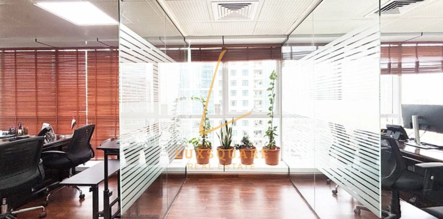 Oficina en Jumeirah Lake Towers, Dubai, 100 m², № 70810