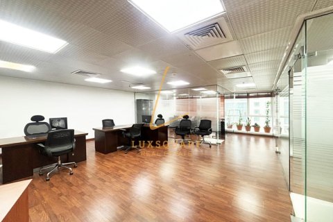 Oficina en Jumeirah Lake Towers, Dubai, 100 m², № 70810 - foto 3