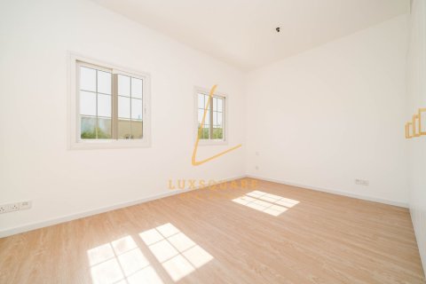 Снять в аренду виллу в The Springs, Дубай: 2 спальни, 186м², № 95838 - фото 7