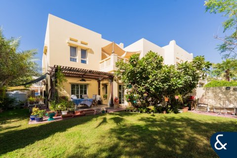 Villa in The Lakes, Dubai 4 bedrooms, 270 sq.m. № 98688 - photo 29