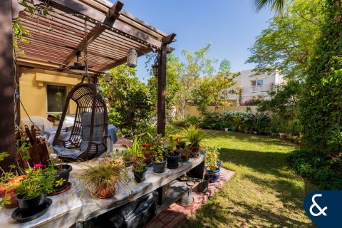 Villa in The Lakes, Dubai 4 bedrooms, 270 sq.m. № 98688 - photo 28