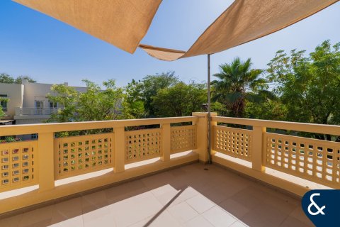 Villa in The Lakes, Dubai 4 bedrooms, 270 sq.m. № 98688 - photo 22