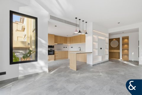 Villa in The Springs, Dubai 3 bedrooms, 210 sq.m. № 98689 - photo 10