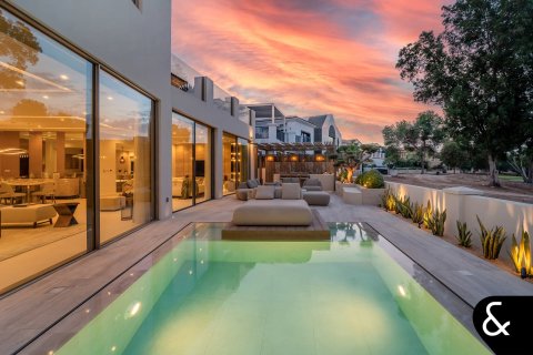 Купить виллу в Джумейра Гольф Эстейтс, Дубай: 5 спален, 641м², № 98695 - фото 4