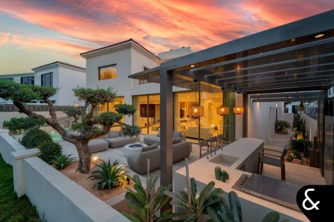 Купить виллу в Джумейра Гольф Эстейтс, Дубай: 5 спален, 641м², № 98695 - фото 5