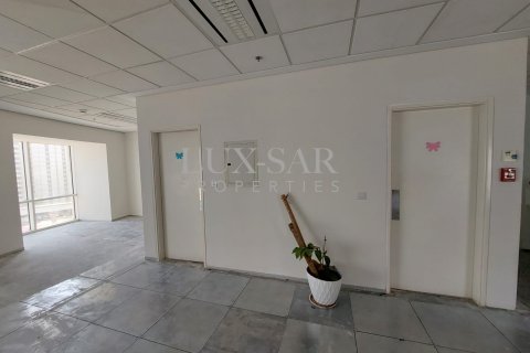 Снять в аренду офис в Sheikh Zayed Road, Дубай: 208.1м², № 37603 - фото 4