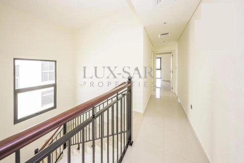 Villa in Dubai 3 bedrooms, 180.2 sq.m. № 37608 - photo 9
