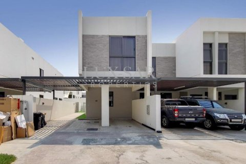 Villa in Dubai 3 bedrooms, 180.2 sq.m. № 37608 - photo 1