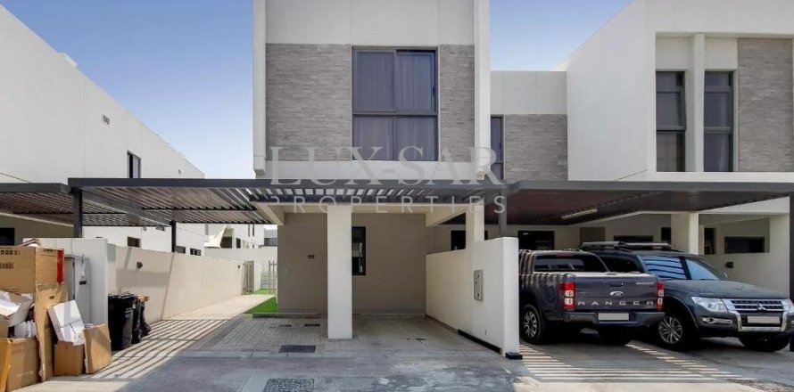 Villa in Dubai 3 bedrooms, 180.2 sq.m. № 37608