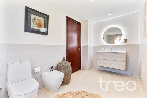 Снять в аренду виллу в Пальме Джумейре, Дубай: 4 спальни, 464.52м², № 120212 - фото 26