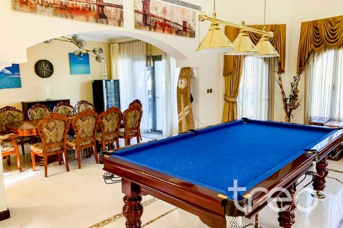 Снять в аренду виллу в Пальме Джумейре, Дубай: 4 спальни, 464.52м², № 120212 - фото 9