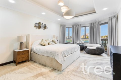 Снять в аренду виллу в Пальме Джумейре, Дубай: 4 спальни, 464.52м², № 120212 - фото 14