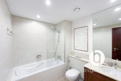 Apartamento en Downtown Dubai (Downtown Burj Dubai), Dubai, 1 dormitorio, 97 m², № 111528 - foto 3