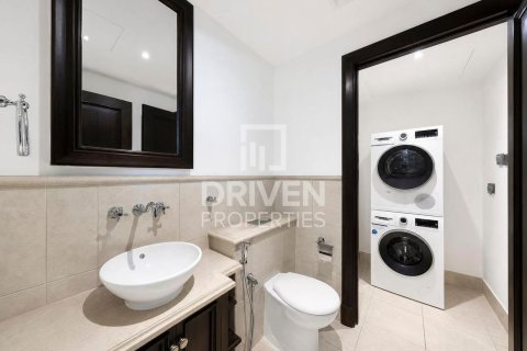 Apartment in Downtown Dubai (Downtown Burj Dubai), Dubai 2 bedrooms, 125.7 sq.m. № 130066 - photo 10