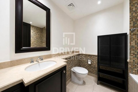 Apartment in Downtown Dubai (Downtown Burj Dubai), Dubai 2 bedrooms, 125.7 sq.m. № 130066 - photo 4
