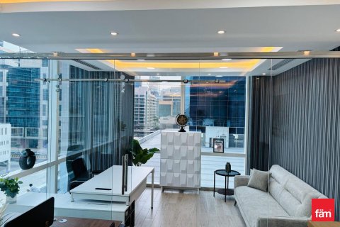 Снять в аренду офис в Бизнес-Бэе, Дубай: 41.2м², № 77972 - фото 3