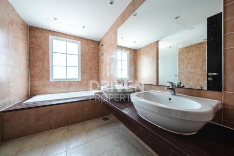 Villa in Jumeirah Village Triangle, Dubai 2 bedrooms, 640.57 sq.m. № 138706 - photo 9