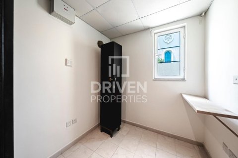 Villa in Jumeirah Park, Dubai 3 bedrooms, 760.97 sq.m. № 138707 - photo 17