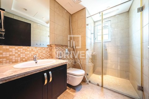 Villa in Jumeirah Park, Dubai 3 bedrooms, 760.97 sq.m. № 138707 - photo 18