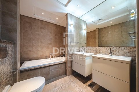 Villa in Jumeirah Park, Dubai 3 bedrooms, 760.97 sq.m. № 138707 - photo 15